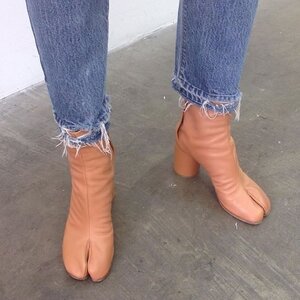 119 Funny Shoes That Are Fabulously Bizarre.jpeg